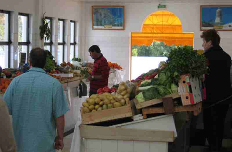 Obst und Gemüse Markthalle Carvoeiro Carvoeiro Algarve Markthalle zum Einkauf im Ferienhaus vacation villa market