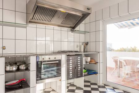 Küche gut ausgestattet ferienwohnung casa cubo carvoeiro algarve